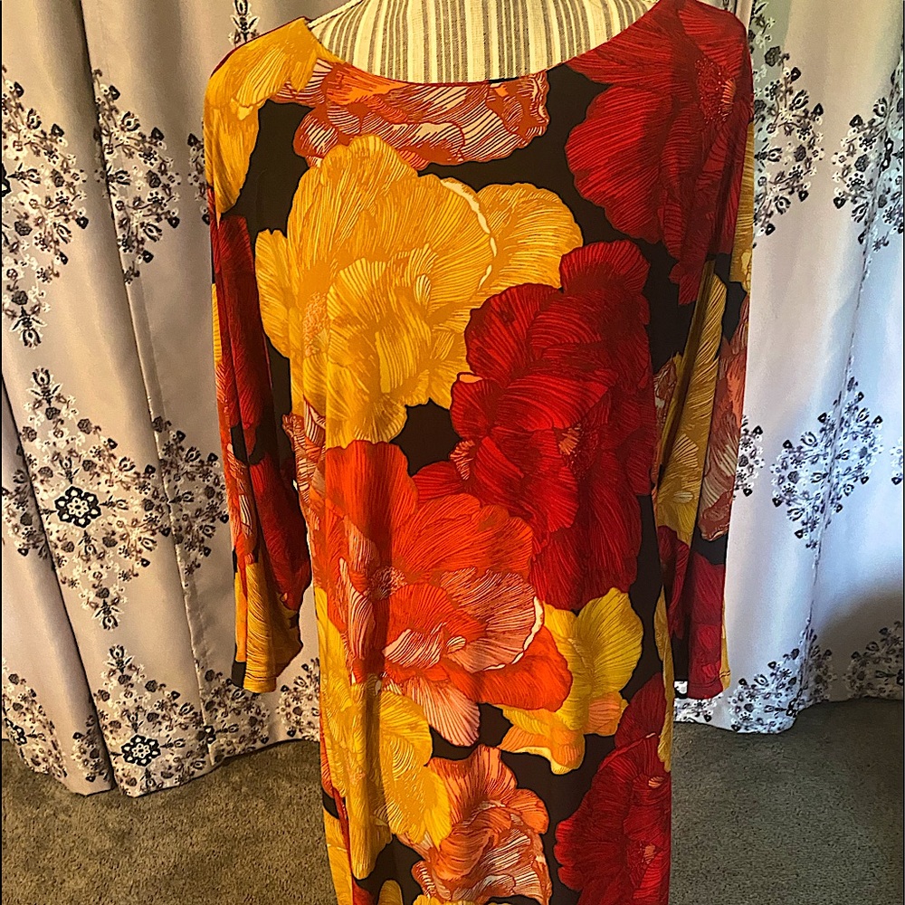 Gorgeous floral Tommy Hilfiger dress.